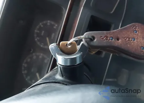 1989 Ford F250 from USA, damaged, VIN 1FTHX26G3KKB51579